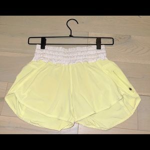 Lulu lemon Tracker Short V 4”